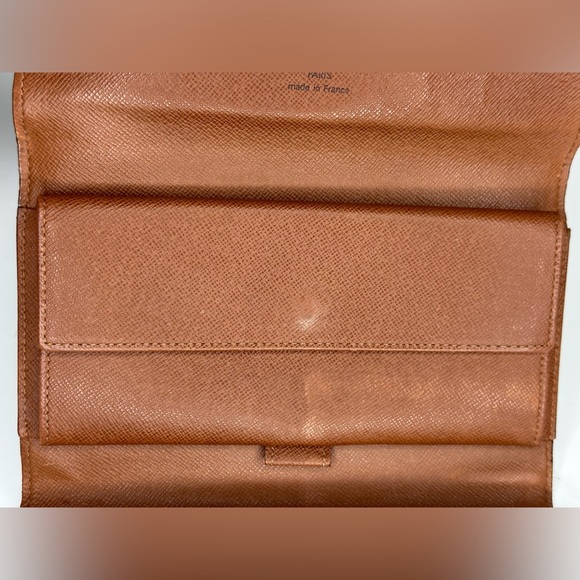 Louis Vuitton International Wallet - Picture 13 of 14